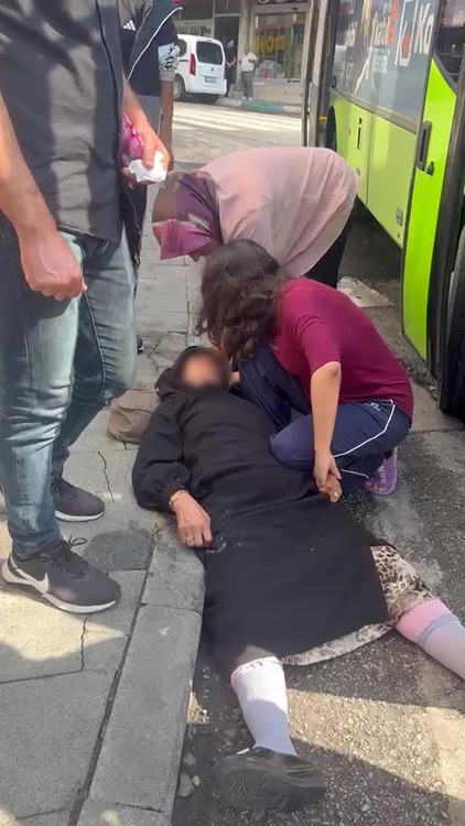 yasli-kadini-darp-edip-polise-kaza-yaptirdi