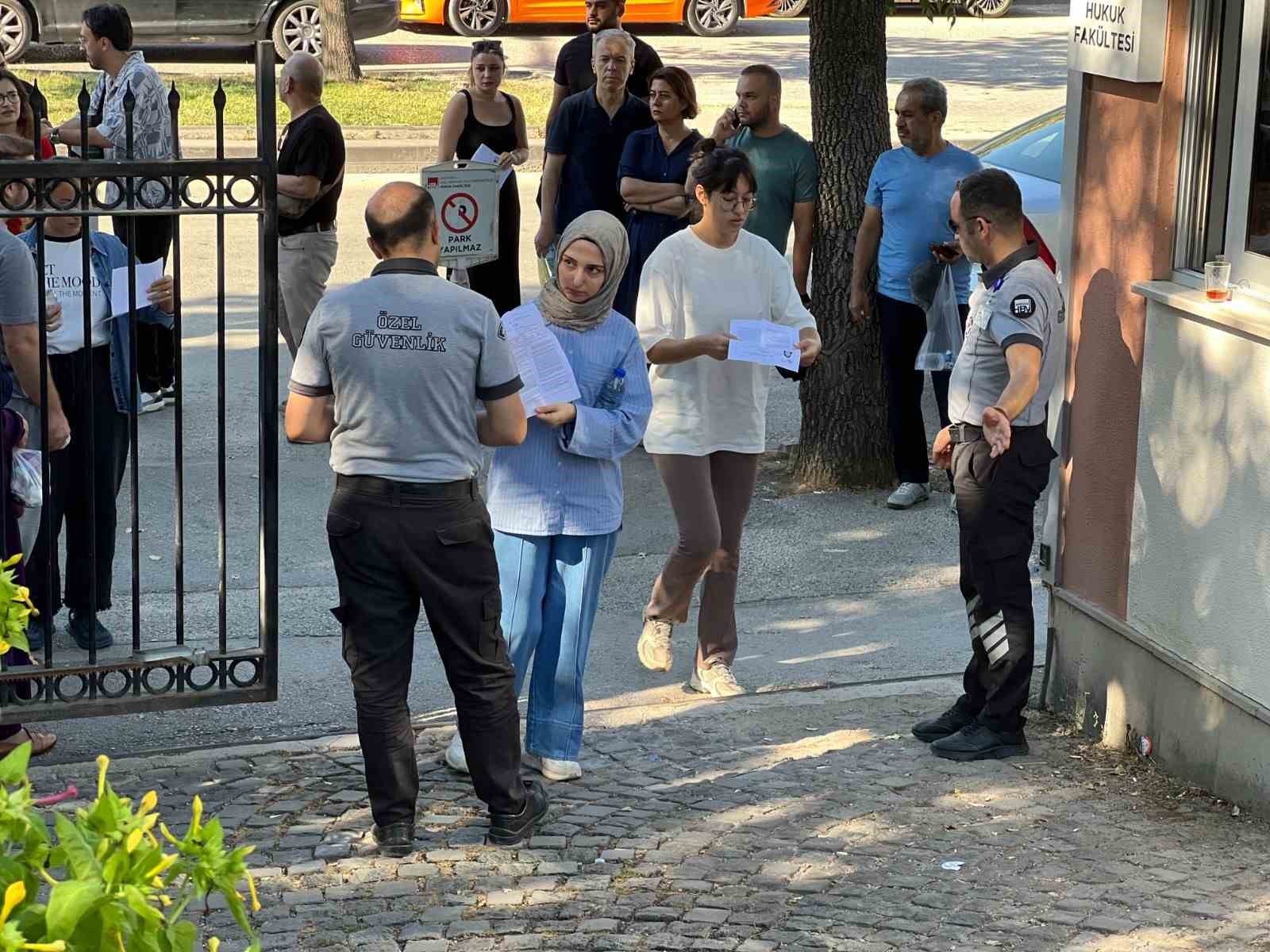 1-milyon-708-bin-adayin-katildigi-kpss-oturumu-sona-erdi