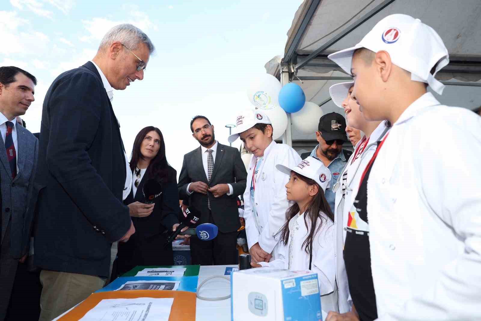 bakan-memisoglu-bugun-yaklasik-3-kisiden-1i-maalesef-sigara-iciyor
