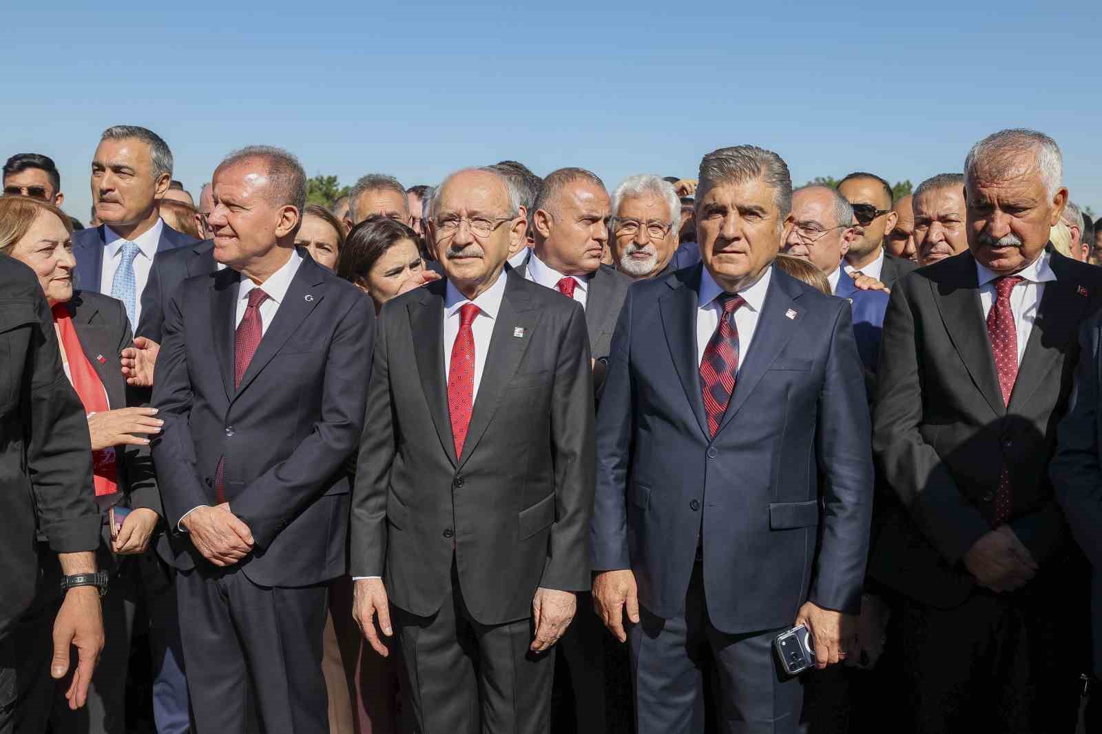 chp-genel-baskani-kilicdaroglu-anitkabiri-ziyaret-etti