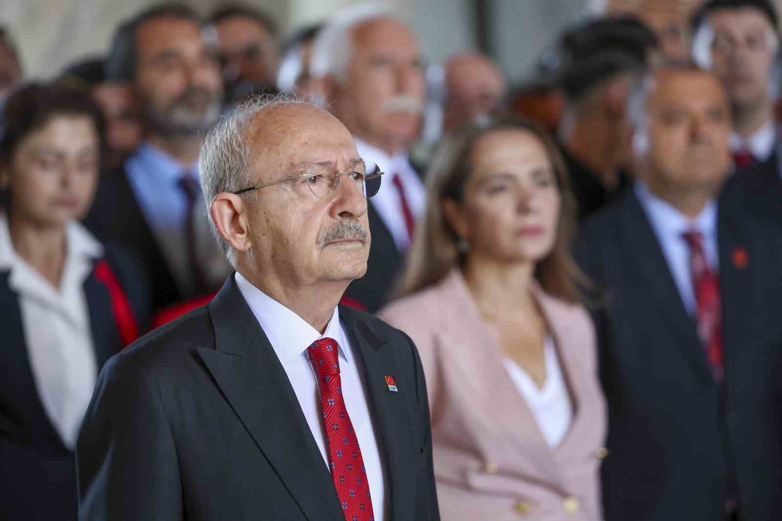 chp-genel-baskani-kilicdaroglu-anitkabiri-ziyaret-etti
