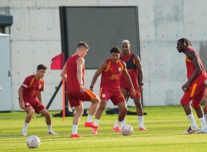 galatasaray-basaksehir-macinin-hazirliklarini-tamamladi